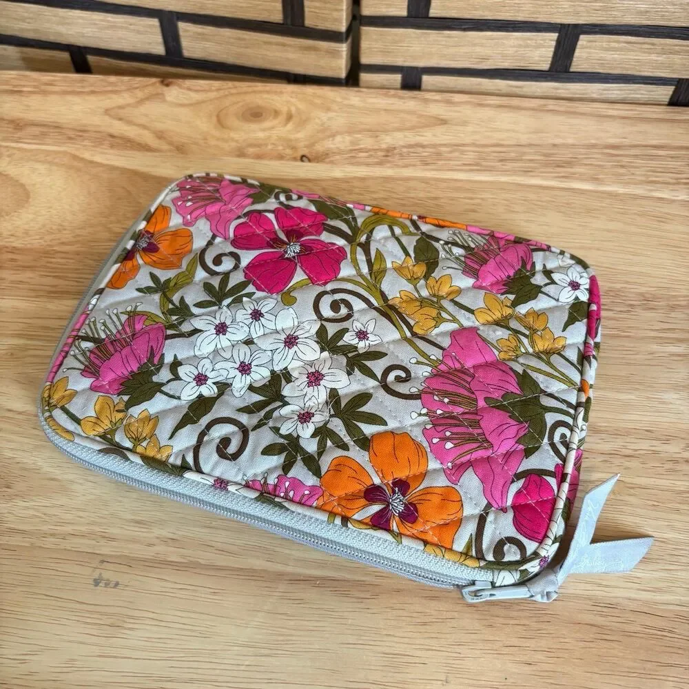 Vera Bradley‎ Gray Tablet Case